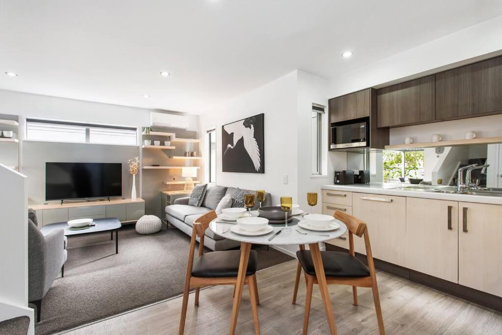 Convenient Urban Townhouse 2 Carparks Available Apartment Christchurch Luaran gambar