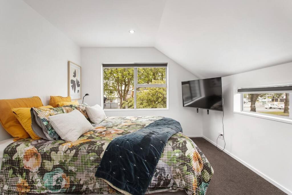Convenient Urban Townhouse 2 Carparks Available Apartment Christchurch Luaran gambar