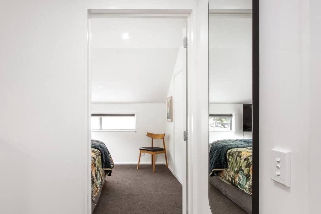 Convenient Urban Townhouse 2 Carparks Available Apartment Christchurch Luaran gambar