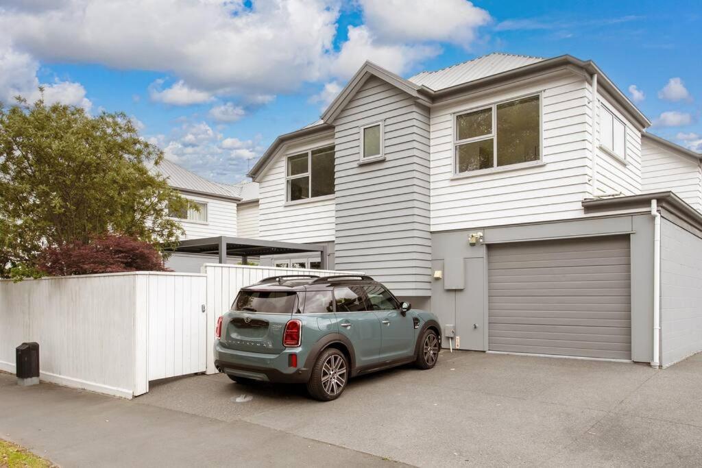 Convenient Urban Townhouse 2 Carparks Available Apartment Christchurch Luaran gambar